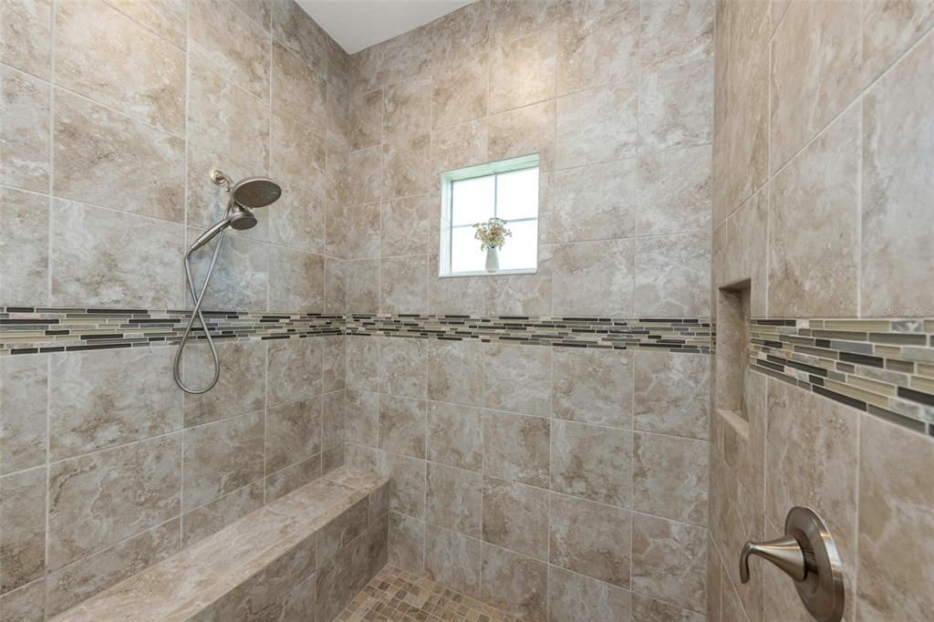 For Sale: $1,235,000 (5 beds, 4 baths, 4586 Square Feet)