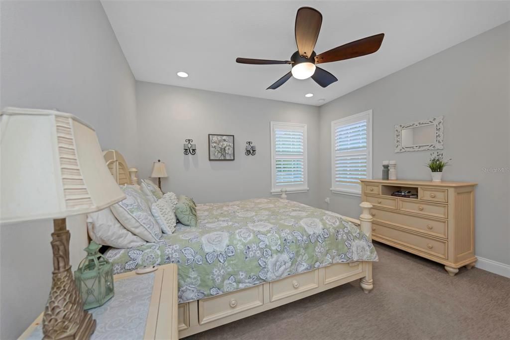 For Sale: $1,235,000 (5 beds, 4 baths, 4586 Square Feet)