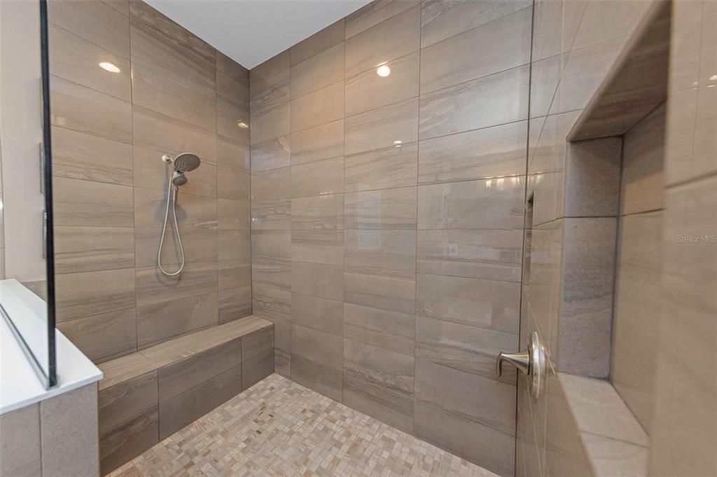 For Sale: $1,235,000 (5 beds, 4 baths, 4586 Square Feet)