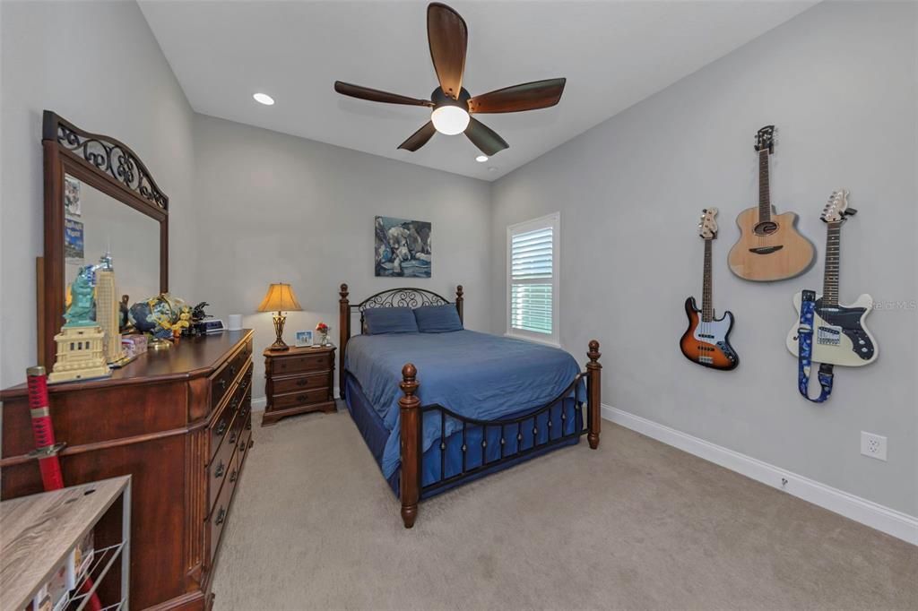 For Sale: $1,235,000 (5 beds, 4 baths, 4586 Square Feet)