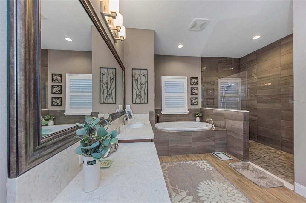 For Sale: $1,235,000 (5 beds, 4 baths, 4586 Square Feet)