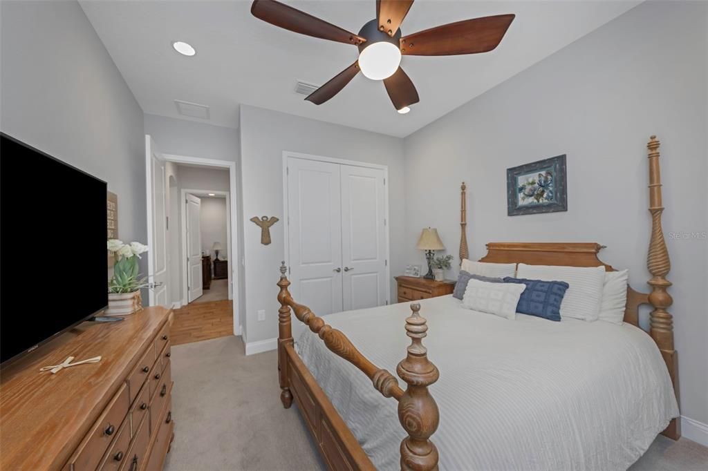 For Sale: $1,235,000 (5 beds, 4 baths, 4586 Square Feet)