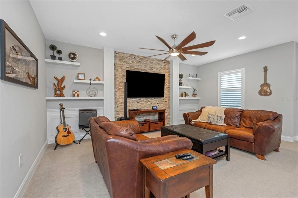 For Sale: $1,235,000 (5 beds, 4 baths, 4586 Square Feet)