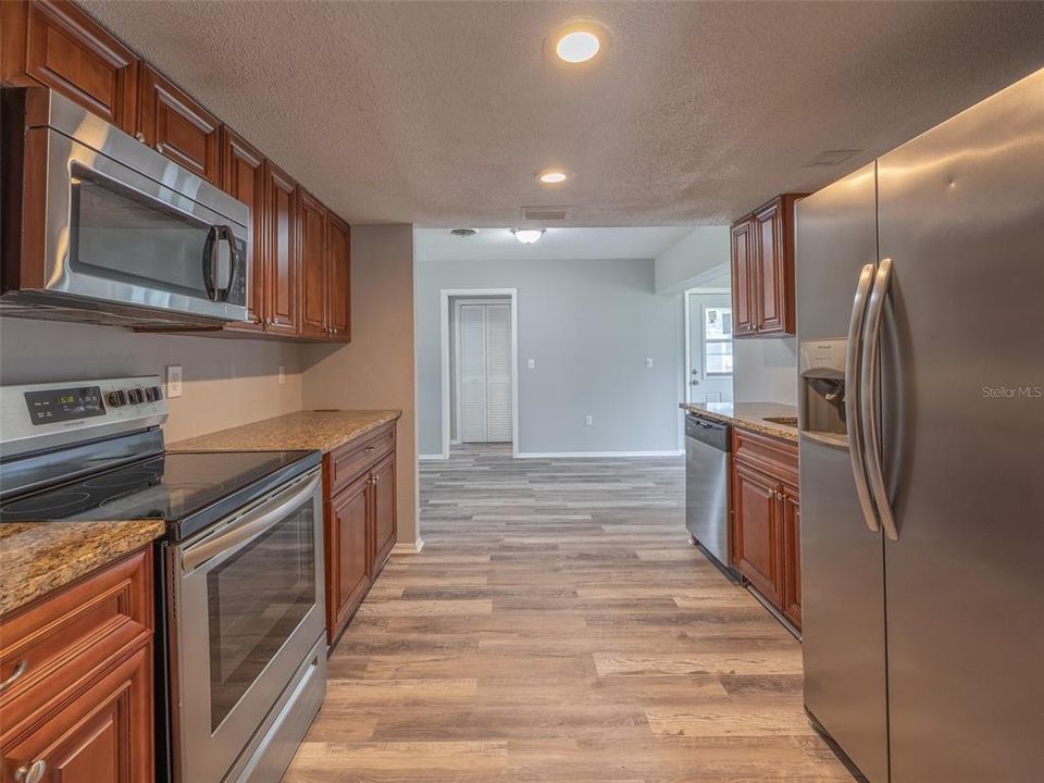 For Sale: $319,000 (3 beds, 2 baths, 1343 Square Feet)