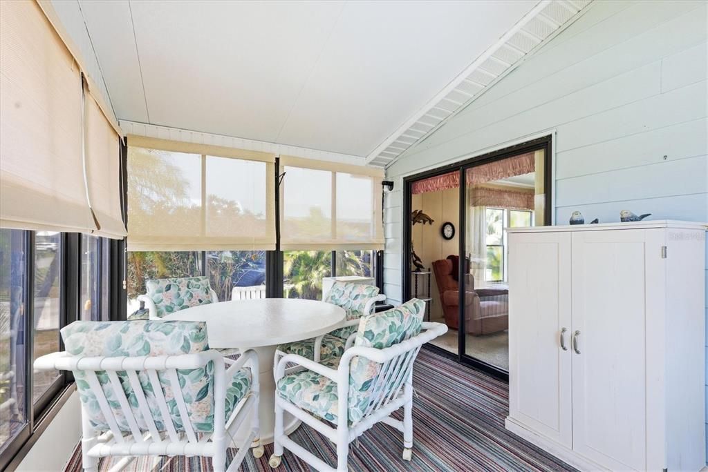 For Sale: $152,000 (2 beds, 2 baths, 1144 Square Feet)