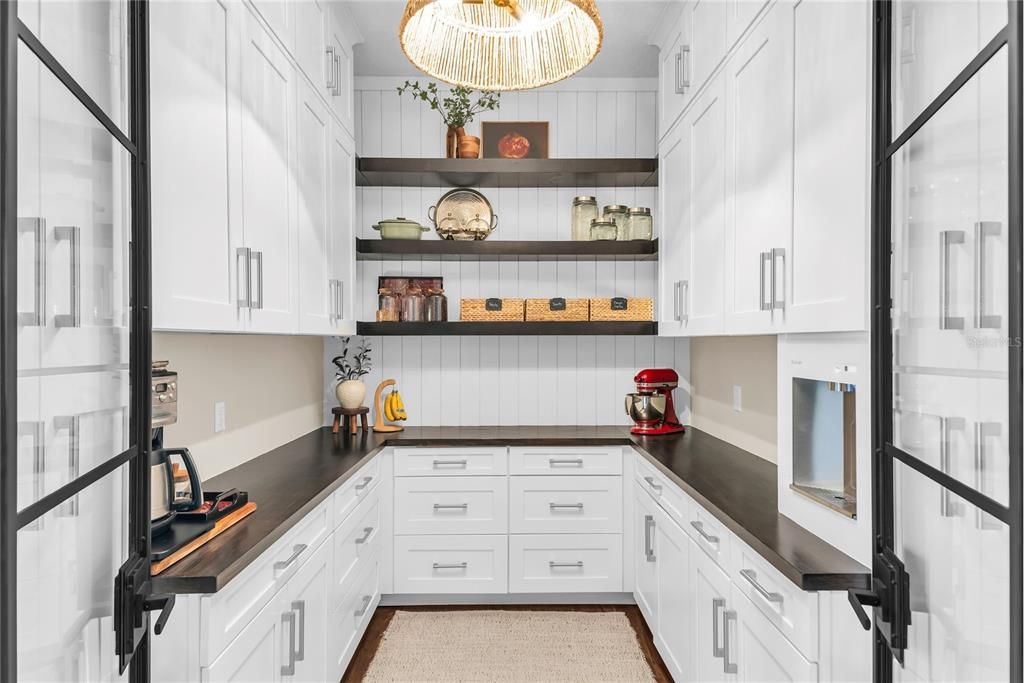 For Sale: $1,549,000 (4 beds, 3 baths, 4134 Square Feet)