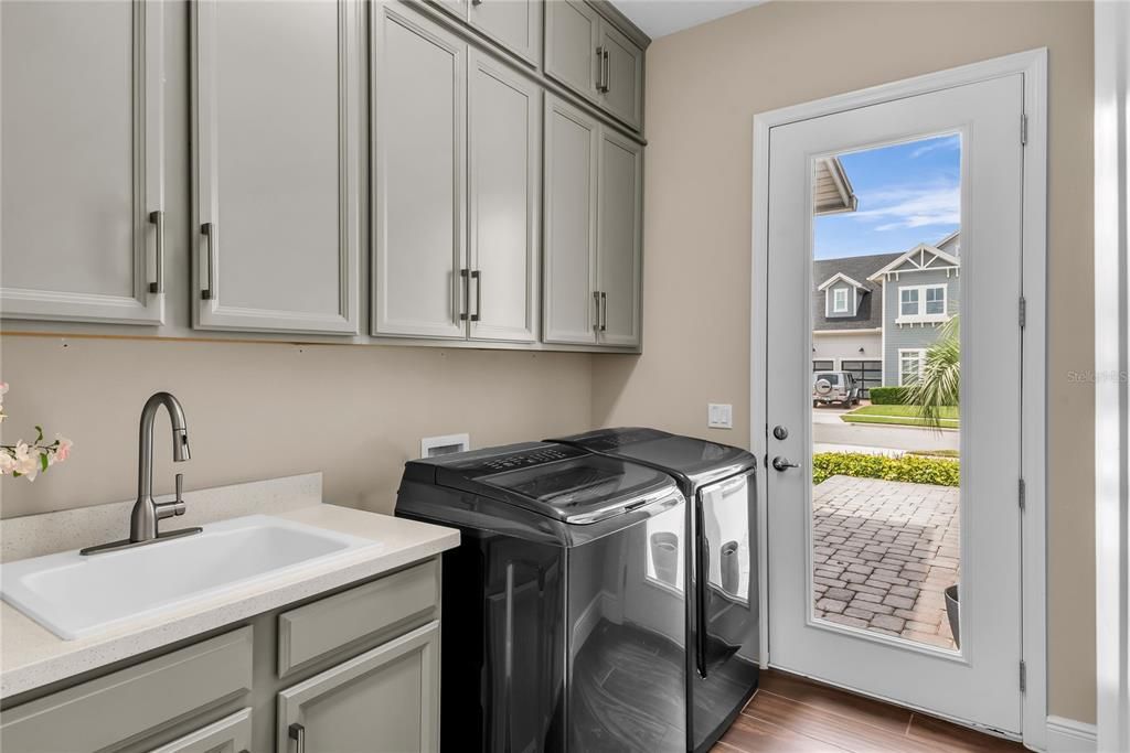 For Sale: $1,549,000 (4 beds, 3 baths, 4134 Square Feet)