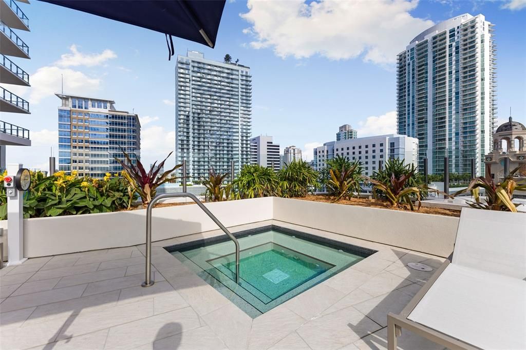 For Sale: $1,059,999 (2 beds, 2 baths, 1339 Square Feet)