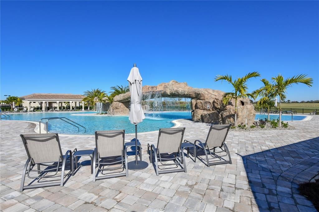 Active With Contract: $669,900 (3 beds, 2 baths, 2008 Square Feet)