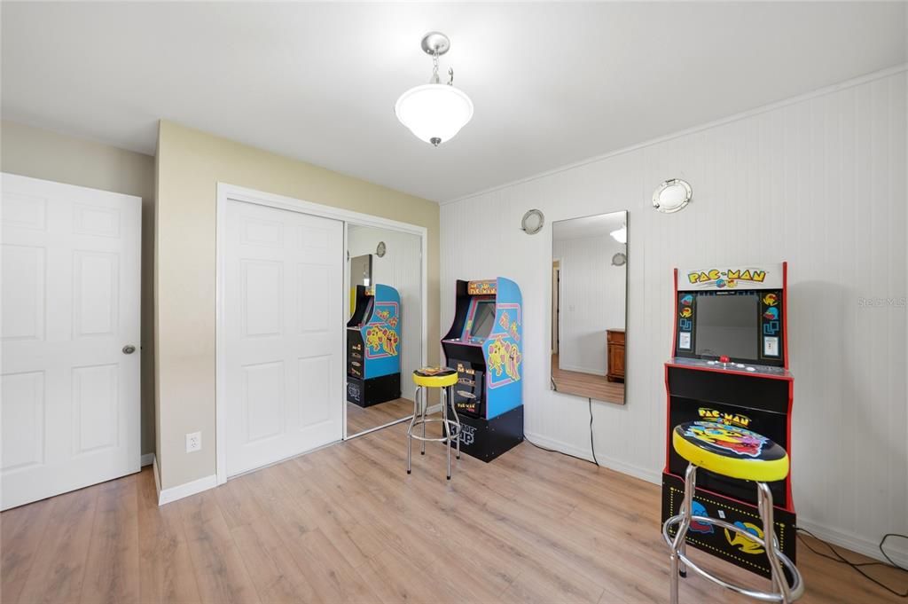 For Sale: $479,900 (3 beds, 2 baths, 1633 Square Feet)