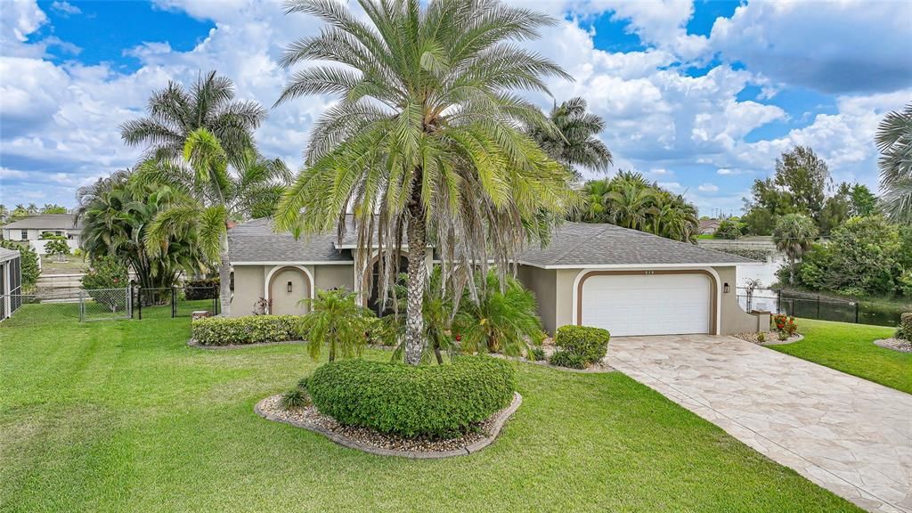 For Sale: $479,900 (3 beds, 2 baths, 1633 Square Feet)