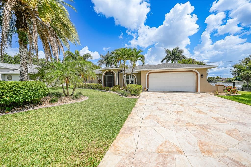 For Sale: $479,900 (3 beds, 2 baths, 1633 Square Feet)