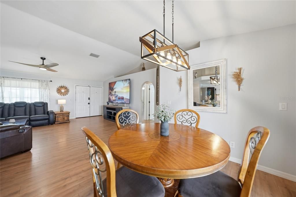For Sale: $479,900 (3 beds, 2 baths, 1633 Square Feet)
