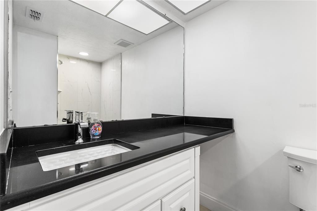 En Venta: $199,500 (2 camas, 2 baños, 1035 Pies cuadrados)