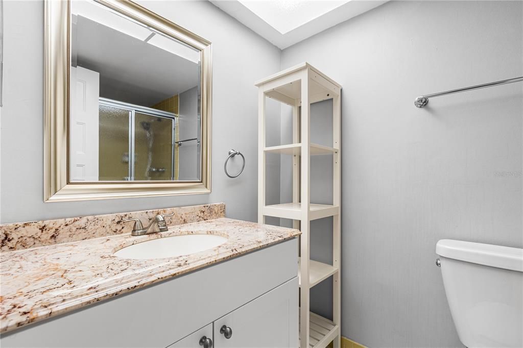 На продажу: $205,000 (2 спален, 2 ванн, 1035 Квадратных фут)