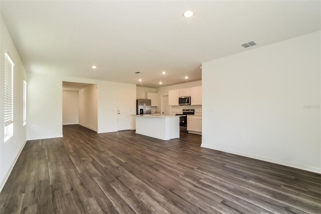 For Rent: $2,295 (5 beds, 3 baths, 2447 Square Feet)