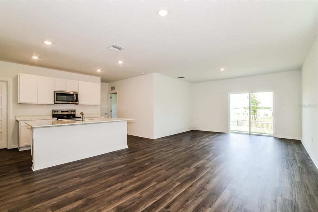 For Rent: $2,295 (5 beds, 3 baths, 2447 Square Feet)