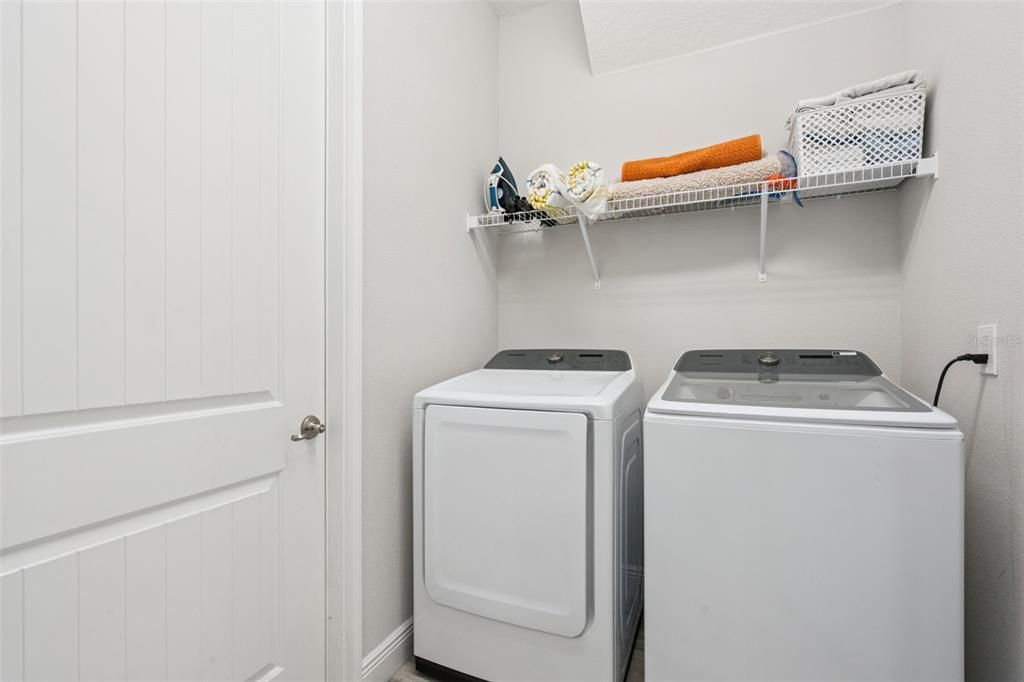 Activo con contrato: $539,000 (4 camas, 3 baños, 2363 Pies cuadrados)