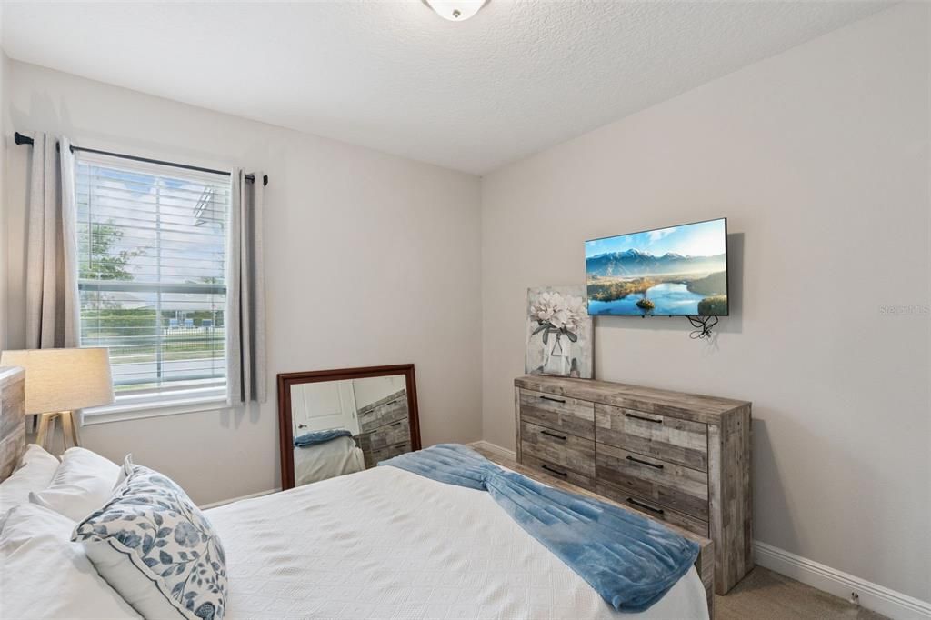 Activo con contrato: $539,000 (4 camas, 3 baños, 2363 Pies cuadrados)