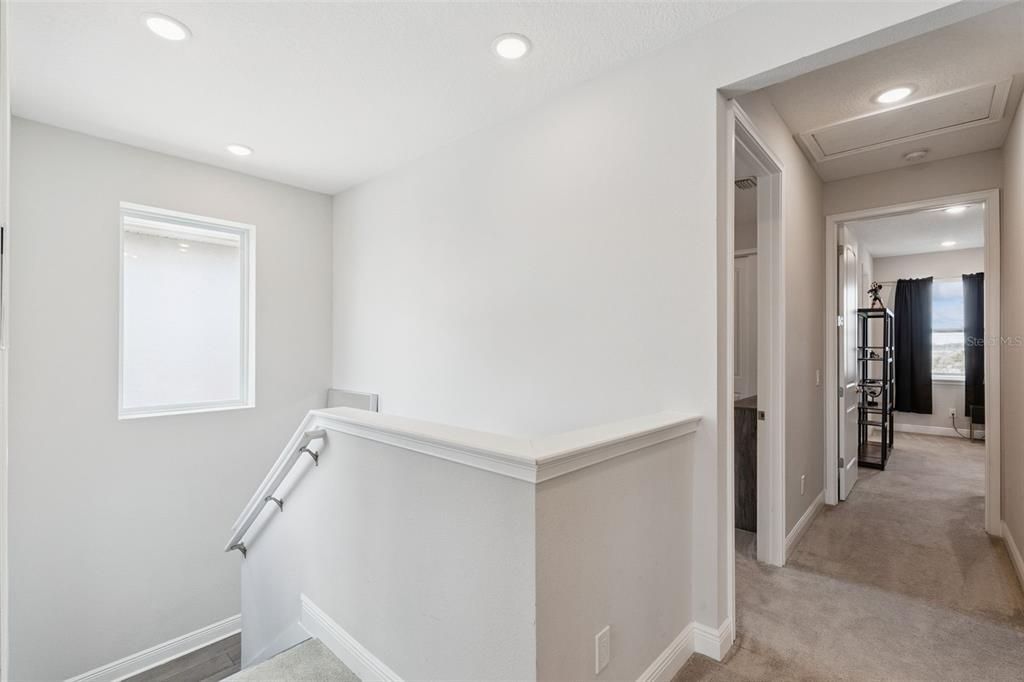 Activo con contrato: $539,000 (4 camas, 3 baños, 2363 Pies cuadrados)