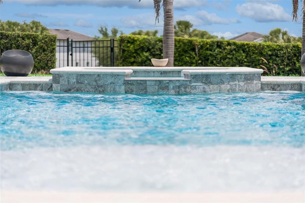 Activo con contrato: $539,000 (4 camas, 3 baños, 2363 Pies cuadrados)