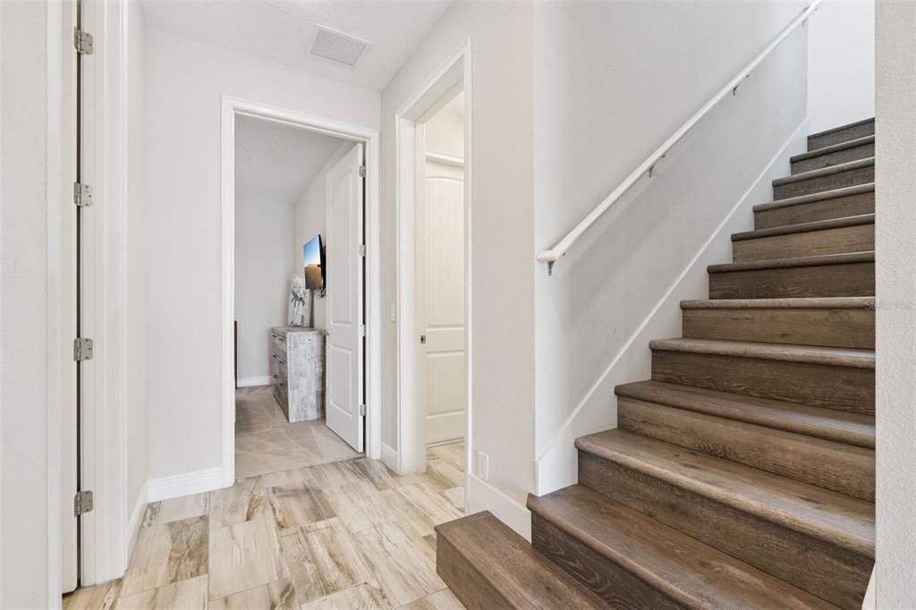 Activo con contrato: $539,000 (4 camas, 3 baños, 2363 Pies cuadrados)