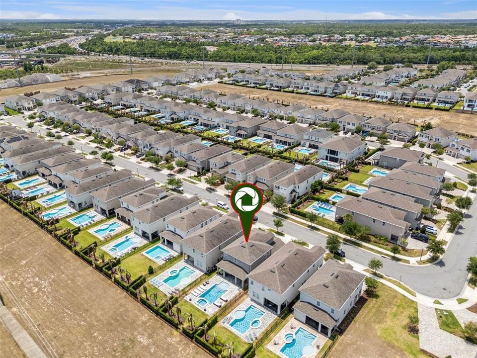 Activo con contrato: $539,000 (4 camas, 3 baños, 2363 Pies cuadrados)