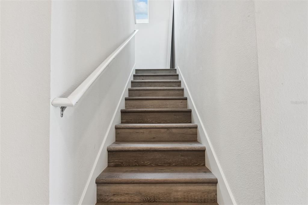 Activo con contrato: $539,000 (4 camas, 3 baños, 2363 Pies cuadrados)