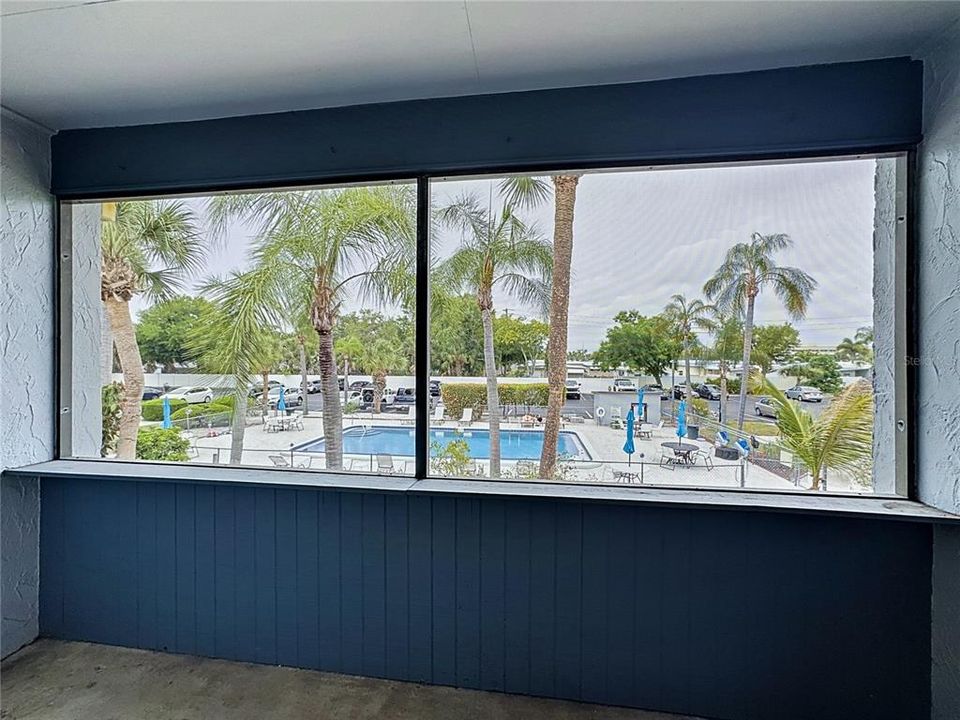 For Sale: $89,900 (1 beds, 1 baths, 728 Square Feet)