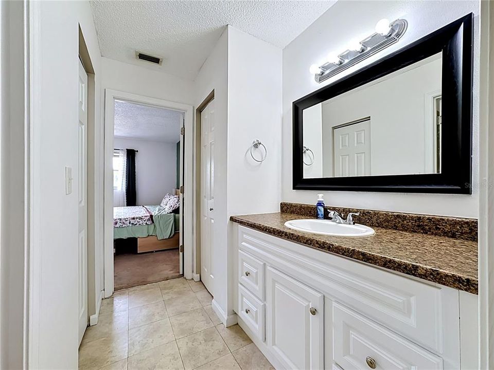 For Sale: $89,900 (1 beds, 1 baths, 728 Square Feet)