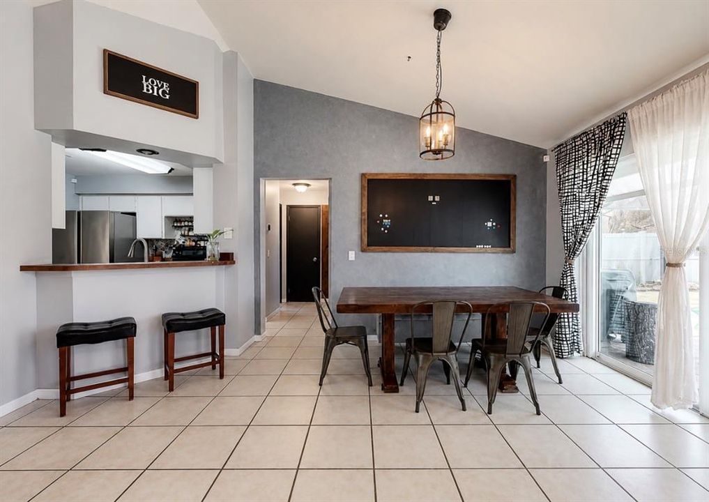 Activo con contrato: $330,000 (3 camas, 2 baños, 1194 Pies cuadrados)