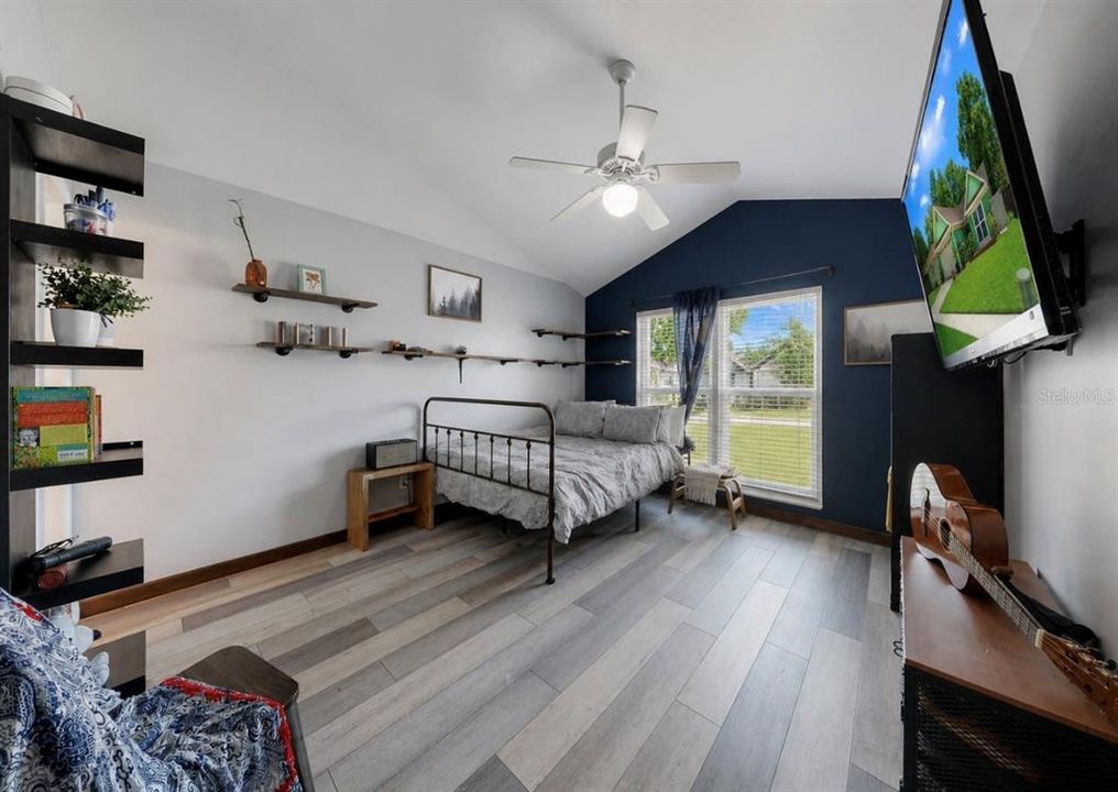 Activo con contrato: $330,000 (3 camas, 2 baños, 1194 Pies cuadrados)