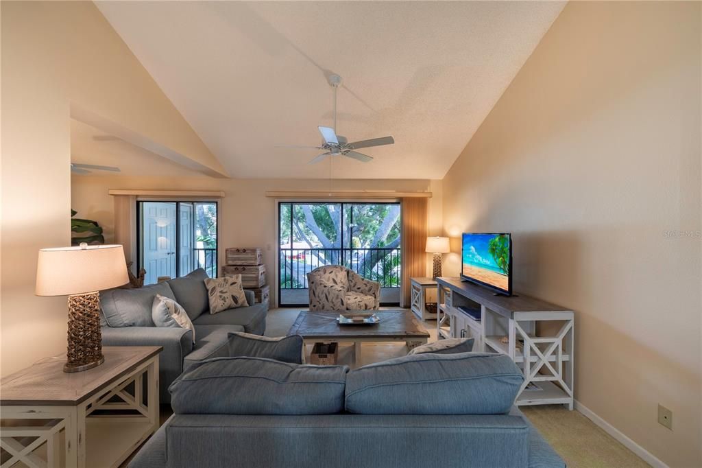 For Rent: $1,900 (2 beds, 2 baths, 1062 Square Feet)