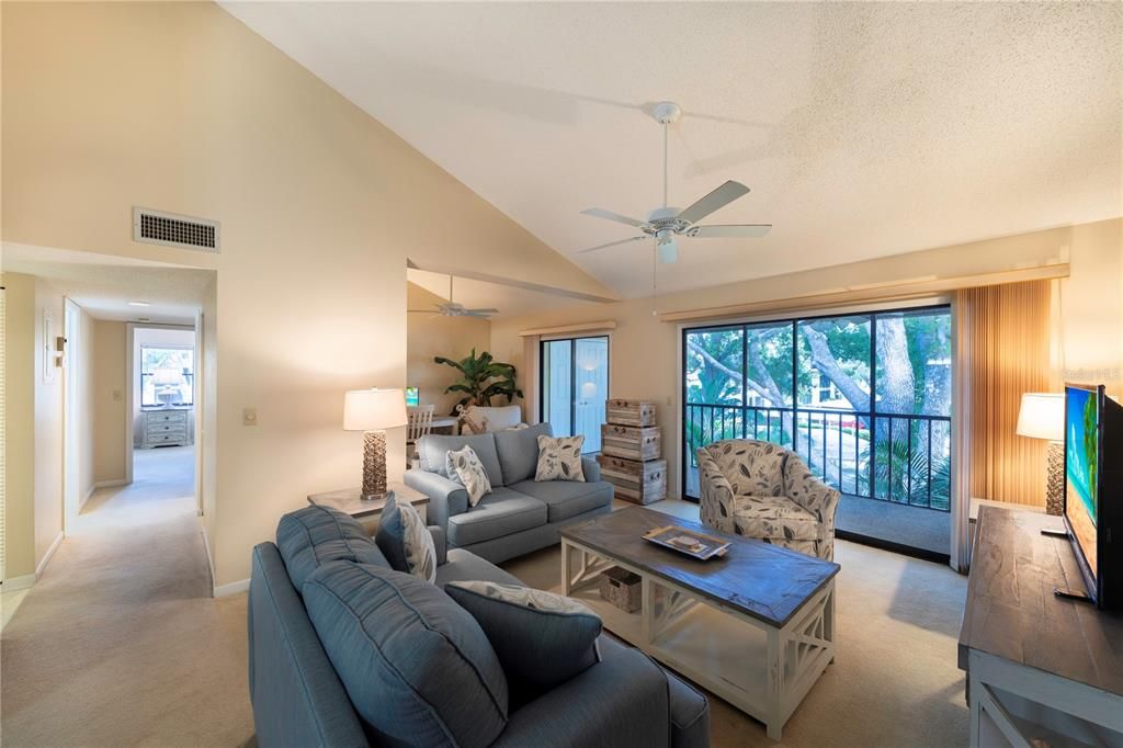 For Rent: $1,900 (2 beds, 2 baths, 1062 Square Feet)