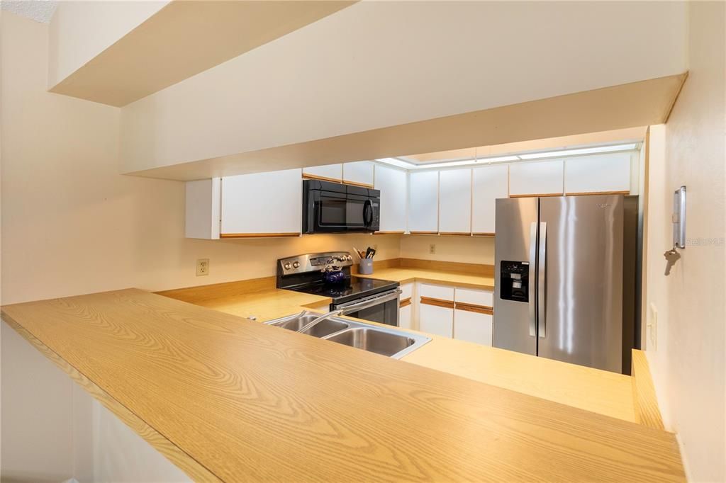 For Rent: $1,900 (2 beds, 2 baths, 1062 Square Feet)