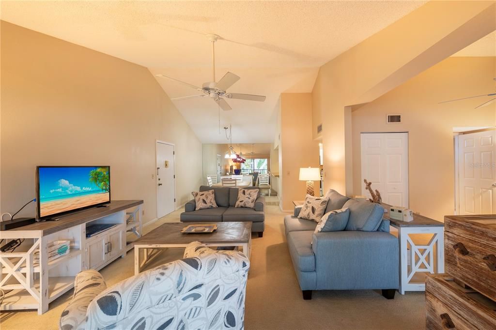 For Rent: $1,900 (2 beds, 2 baths, 1062 Square Feet)