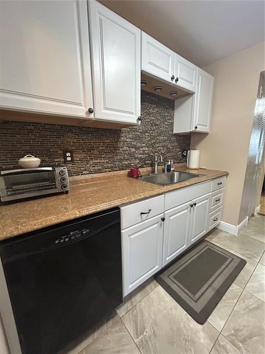 For Rent: $1,400 (2 beds, 1 baths, 790 Square Feet)
