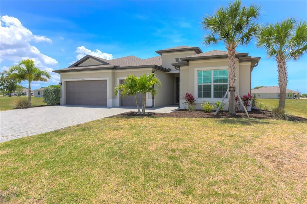 En Venta: $625,000 (3 camas, 3 baños, 2422 Pies cuadrados)