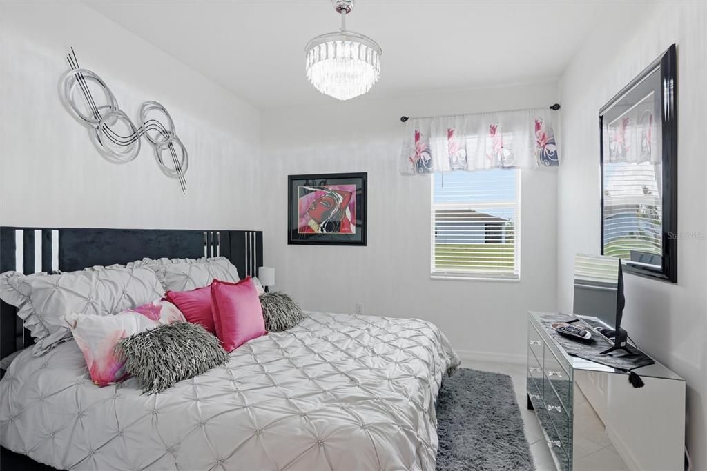 En Venta: $625,000 (3 camas, 3 baños, 2422 Pies cuadrados)