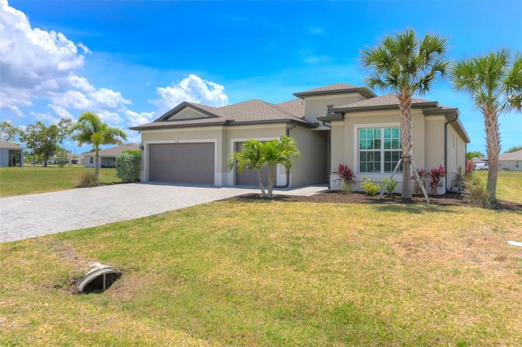 En Venta: $625,000 (3 camas, 3 baños, 2422 Pies cuadrados)