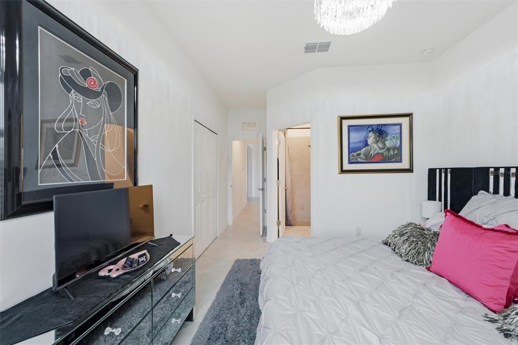 En Venta: $625,000 (3 camas, 3 baños, 2422 Pies cuadrados)