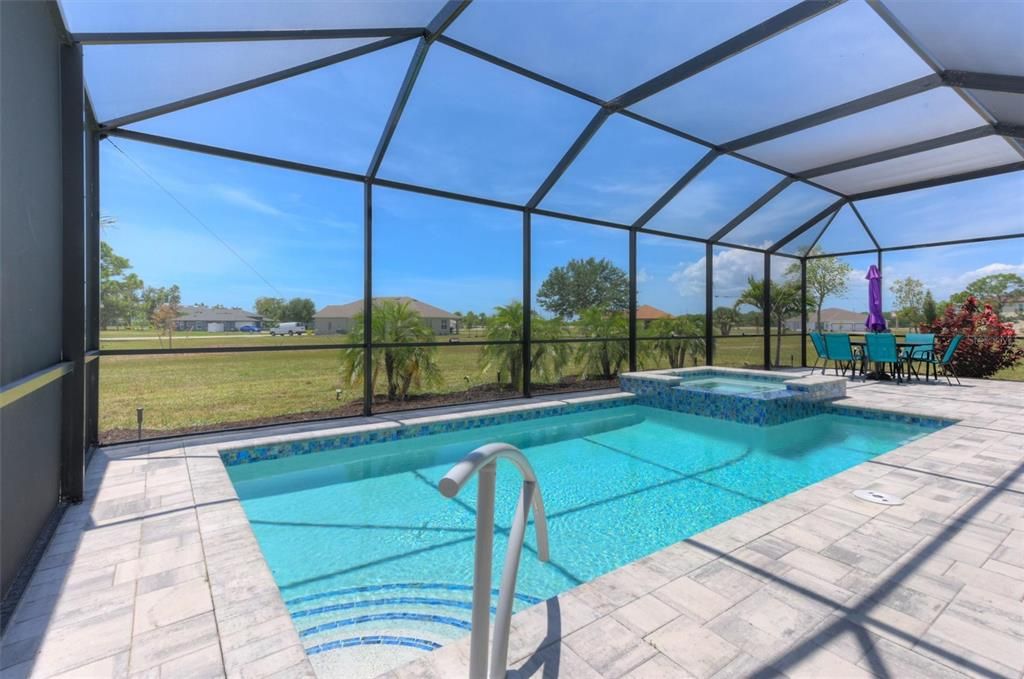 En Venta: $625,000 (3 camas, 3 baños, 2422 Pies cuadrados)