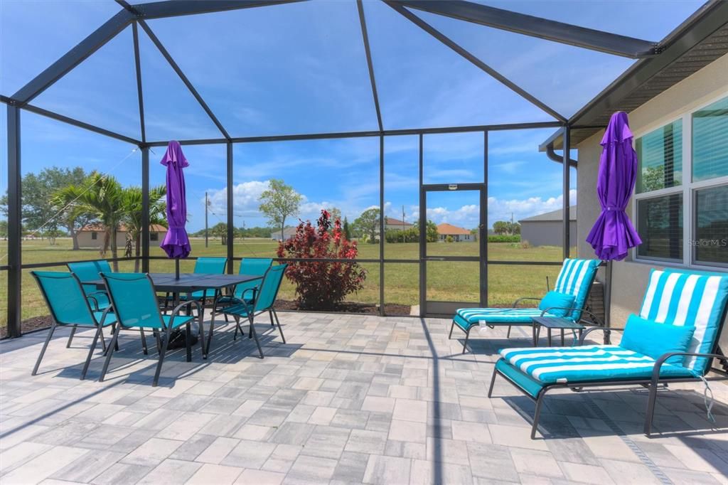 En Venta: $625,000 (3 camas, 3 baños, 2422 Pies cuadrados)