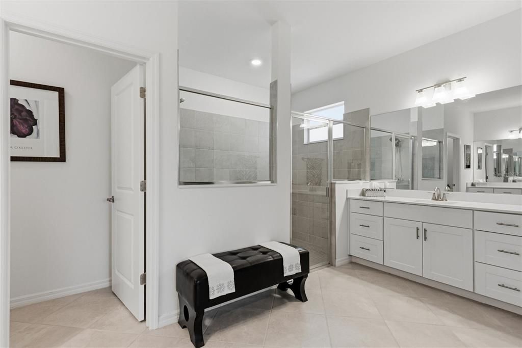 En Venta: $625,000 (3 camas, 3 baños, 2422 Pies cuadrados)