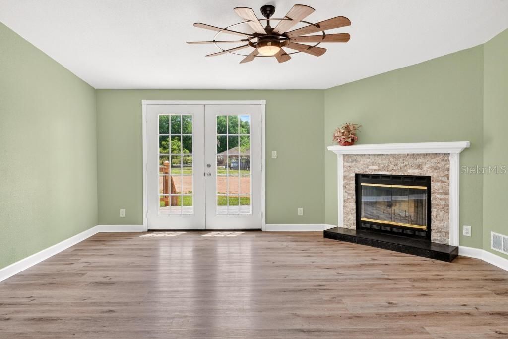 Active With Contract: $419,000 (3 beds, 2 baths, 1800 Square Feet)