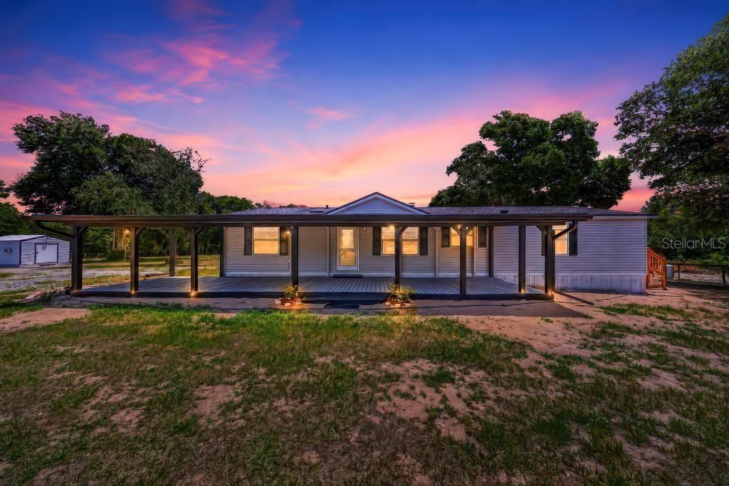 Active With Contract: $419,000 (3 beds, 2 baths, 1800 Square Feet)