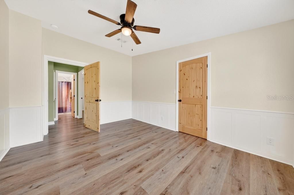 Active With Contract: $419,000 (3 beds, 2 baths, 1800 Square Feet)