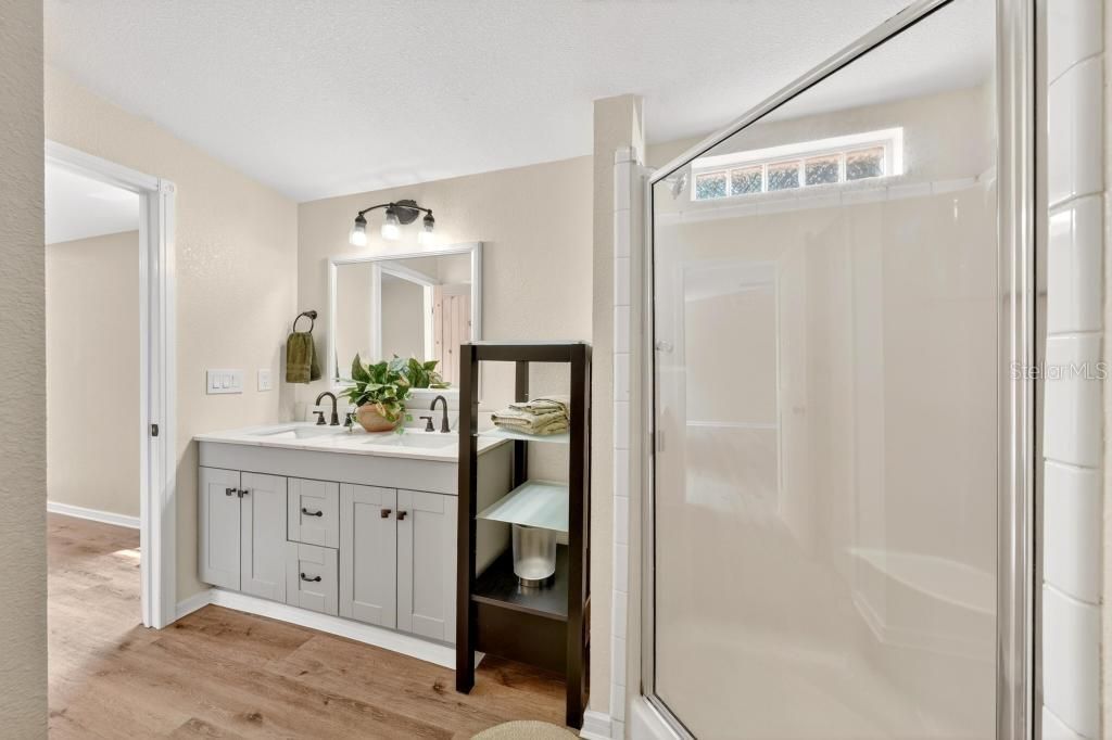 Active With Contract: $419,000 (3 beds, 2 baths, 1800 Square Feet)