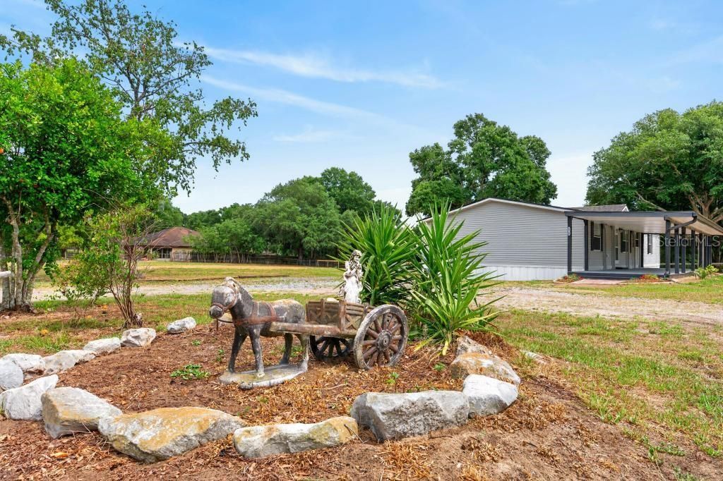 Active With Contract: $419,000 (3 beds, 2 baths, 1800 Square Feet)