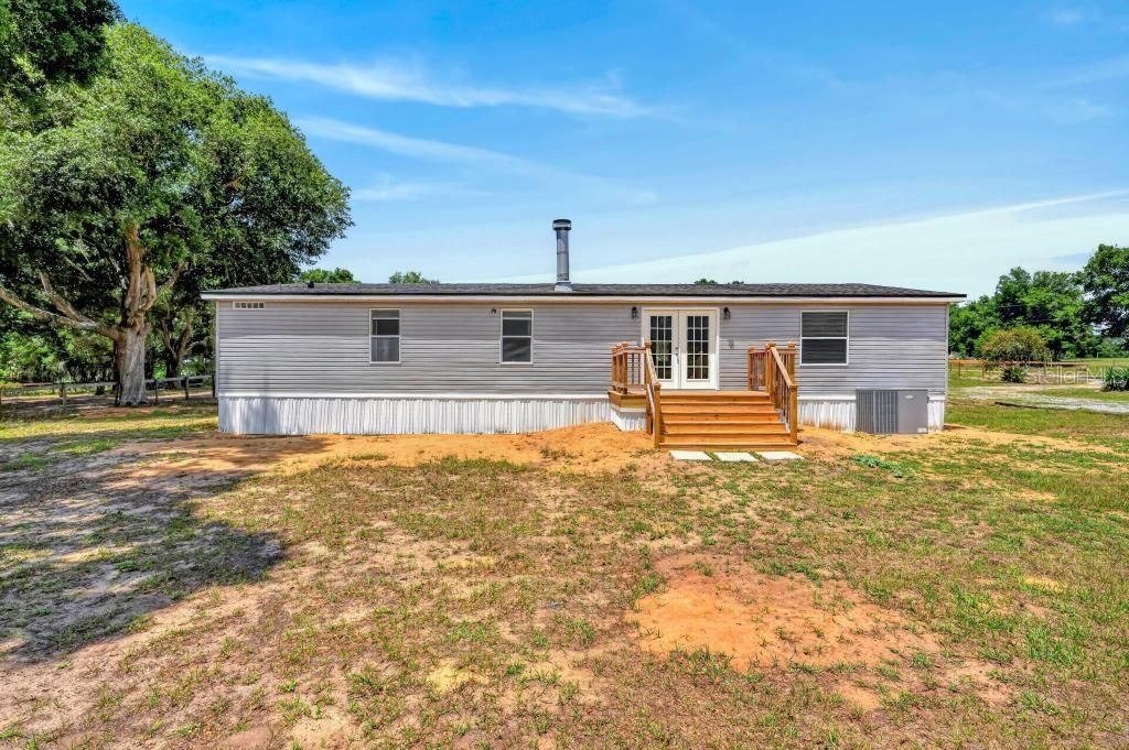 Active With Contract: $419,000 (3 beds, 2 baths, 1800 Square Feet)